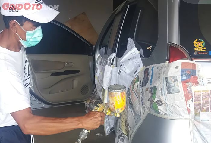 Jangan Dempul Terlalu Tebal Sebelum Mobil Dicat Ulang, Ini Alasannya!