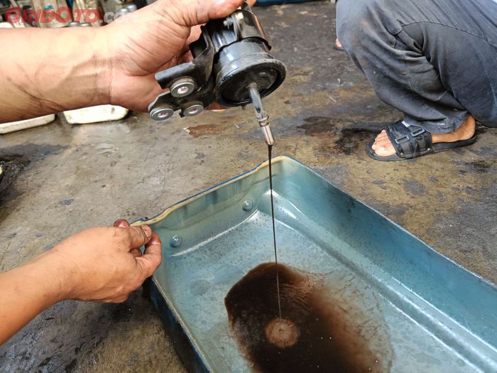 Tarikan Mesin Mobil Terasa Loyo, Coba Cek Dulu Bagian Ini Deh