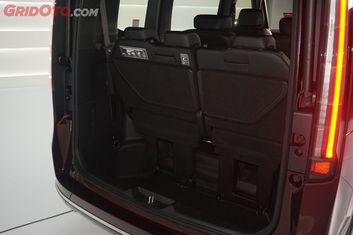 Lihat Bagian Ini, Kursi Baris Ketiga Honda Step WGN Hybrid Bisa Hilang