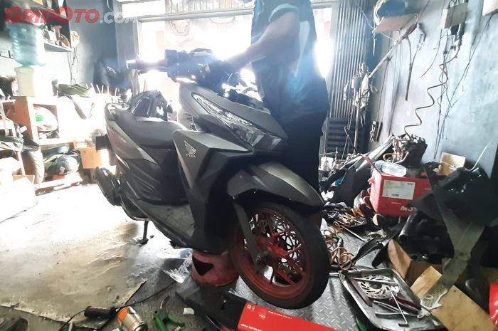 Begini Cara Yang Benar Mengencangkan Komstir Motor Matic, Simak