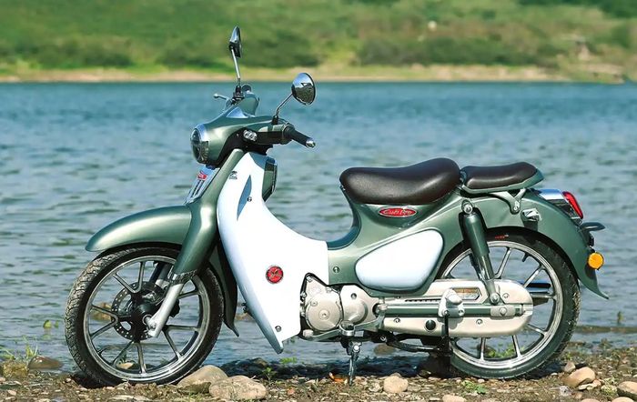 Plek Ketiplek Honda Super Cub, Motor Bebek Retro Ini Dijual Lebih Murah dan Canggih Juga
