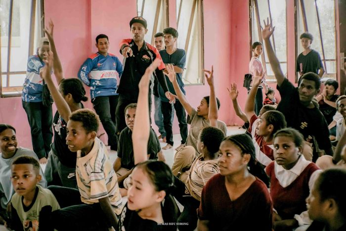 Intip Aksi Nyata Baksi Sosial Klub Motor SSFC Pengda Sorong di Panti Asuhan