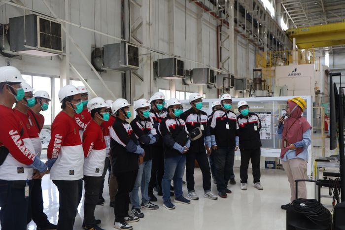 Beruntung, Daihatsu Ajak Komunitas Motor Intip Produksi Mobil di Pabrik Karawang