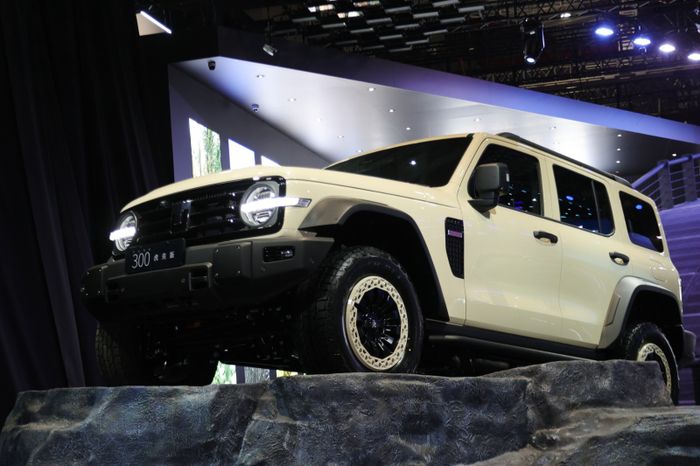 Siap Diajak Terobos Lumpur, Ini Istimewanya GWM Tank 300 Hooke