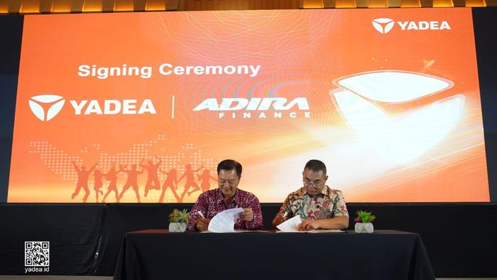 Jalin Kerjasama dengan Adira, Yadea Luncurkan Banyak Warna Baru