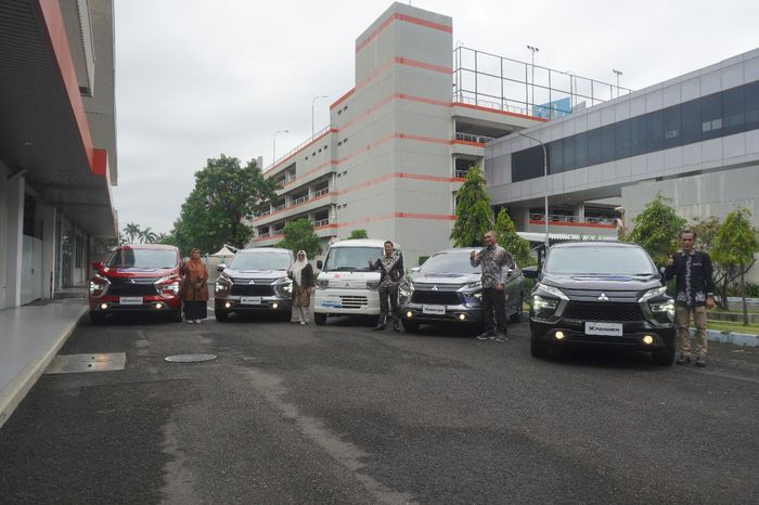 Mitsubishi Kasih Cuma-cuma 10 Mobil ke SMK Jurusan TKR, Xpander, Xpander Cross dan L100 EV