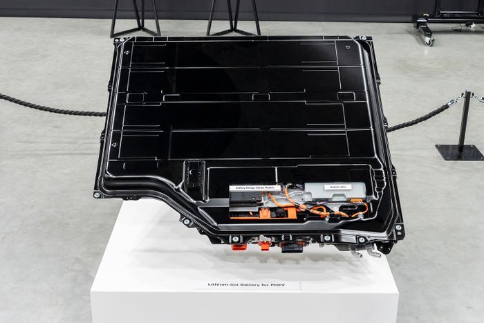 Bikin Tiggo 8 CSH Minder, Ini Update Sistem PHEV Pada Toyota RAV4