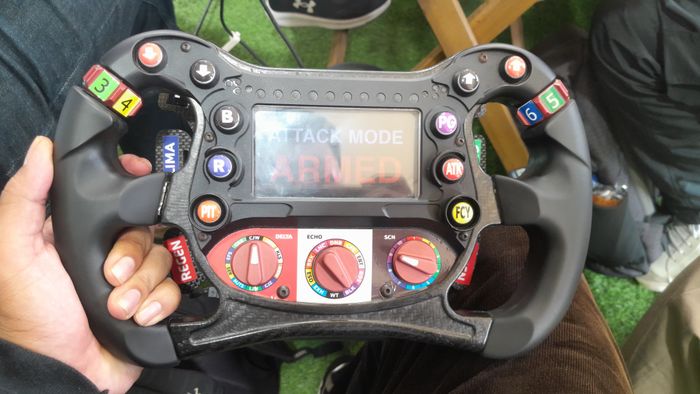 Setir Formula E Nissan Digunakan Oliver Rowland dan Norman Nato Harganya Segini