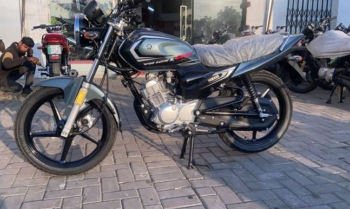 Motor Baru Yamaha Ini Bisa Jalan 403 KM Sekali Full Tank, Bentuknya Ngingetin Scorpio