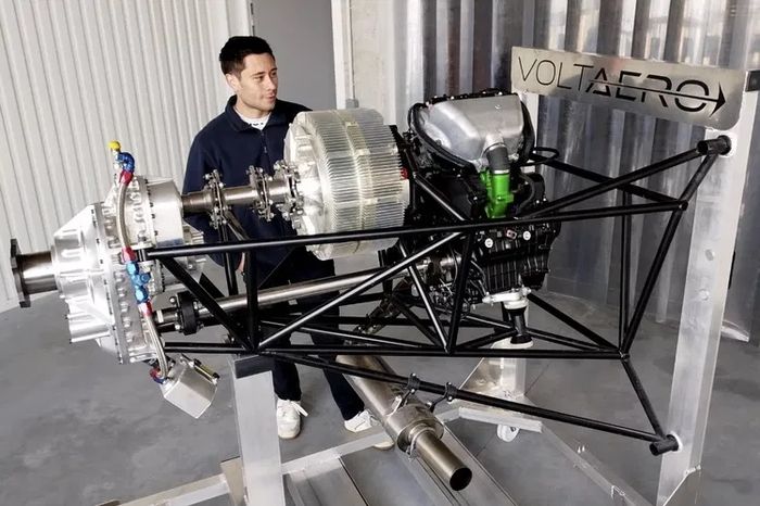 Ninja H2 SX Kini Bisa Terbang di Udara, Mesin Terpasang di Pesawat Ini