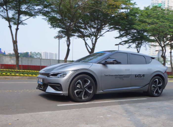 Tak Mau Ketinggalan Tren Mobil Listrik, KIA Boyong EV9 dan EV6 GT-Line ke GIIAS 2025