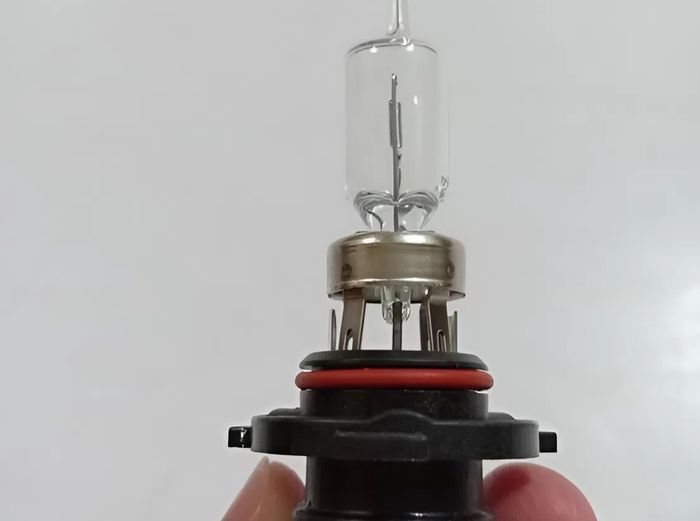 Pilih Bohlam atau LED Buat Headlamp Mobil? Simak Perbedaannya