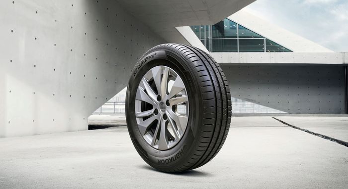 5 Kebiasaan Ini Ternyata Justru Membuat Ban Mobil Mudah Rusak!