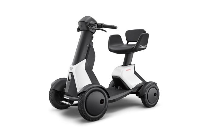 Masih Ingat Skuter Kecil Daihatsu Di GIIAS Ini? Kini Sudah Dijual Lho