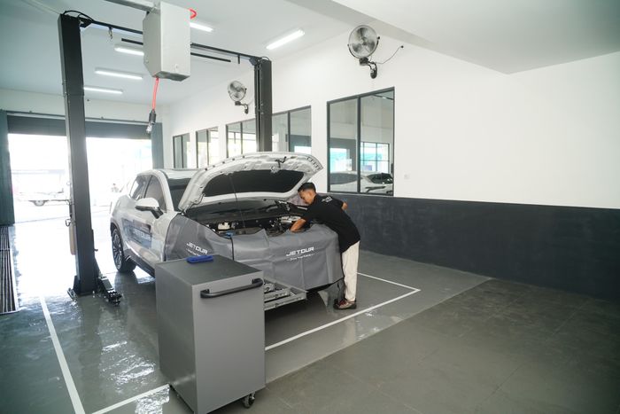 Buka Showroom di Pontianak, Jetour Tawarkan Bonus 1.000 Liter Bensin