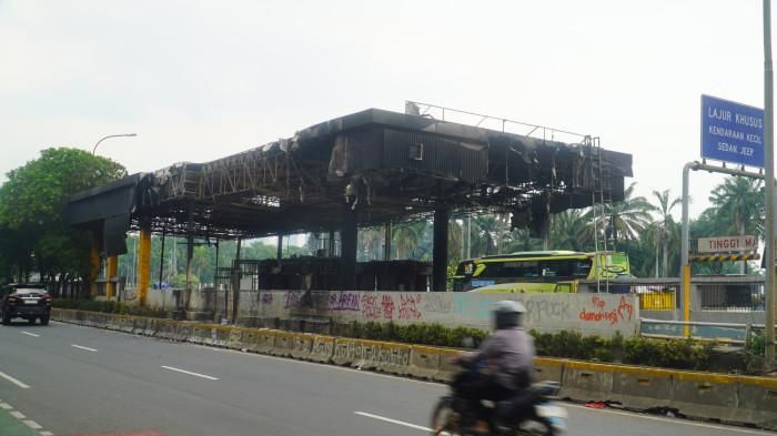Kondisi Gerbang Tol Penjompongan Memprihatinkan, Sementara Waktu Ditutup Total