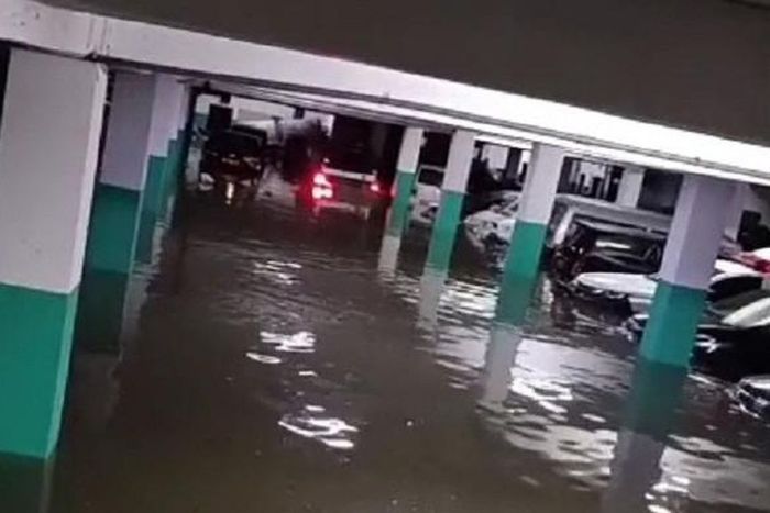 Pray For Bali, Banjir Bandang Renggut Nyawa dan Luluh Lantakan Bangunan Sampai Puluhan Mobil