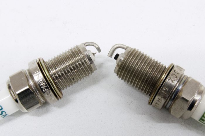 Akhirnya Tahu, Arti Warna Pada Busi di Mobil Bekas Karburator