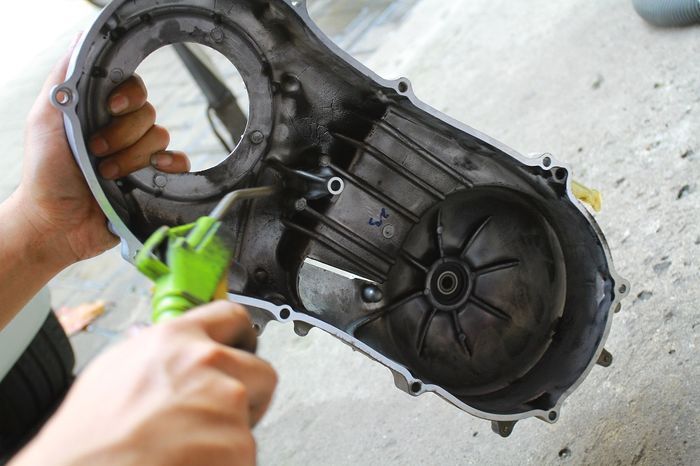 Ini Sebabnya CVT Motor Matic Harus Dikeringkan Pakai Lap Bersih Setelah Diservis