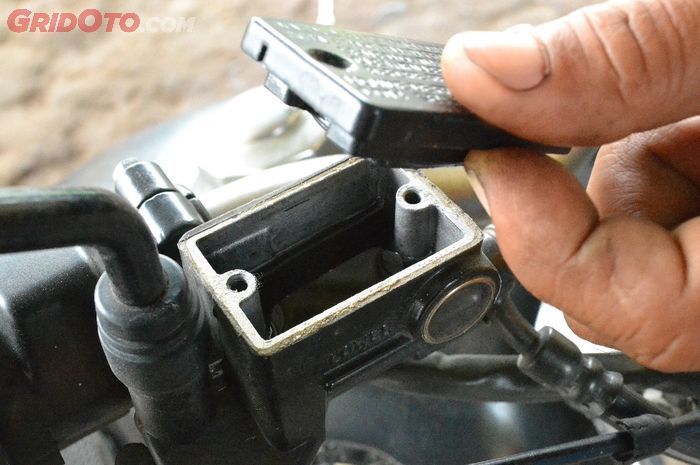 Biar Nggak Ngeblong, Begini Cara Gampang Merawat Rem Motor Matic