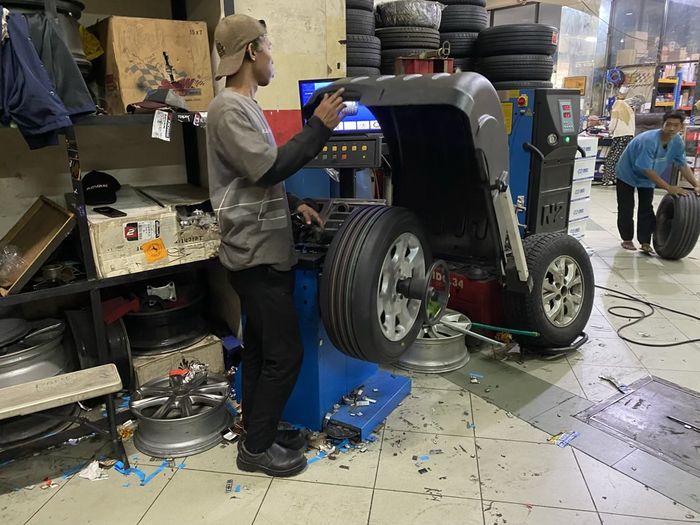 Biar Nyaman, Pasang Ban Baru di Mobil Harus Lakukan Hal Ini Gaes