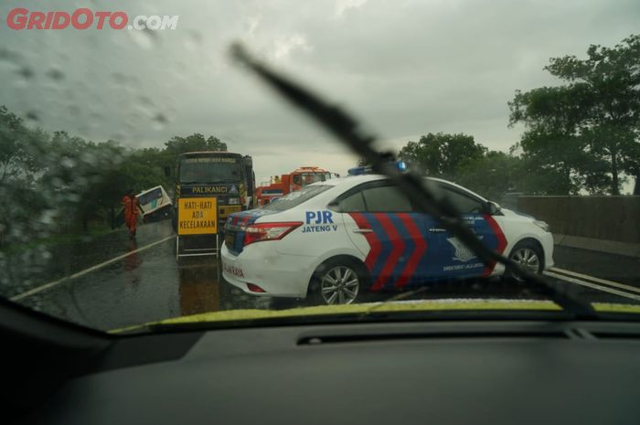 Kondisi Ini Bisa Picu Mobil Mengalami Aquaplaning Saat Mudik