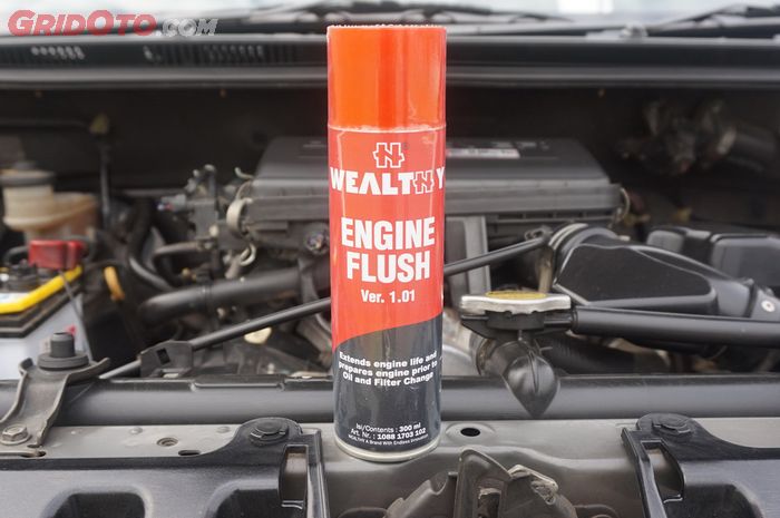 Ini Sebabnya Pakai Engine Flush di Mesin Mobil Harus Yang Benar