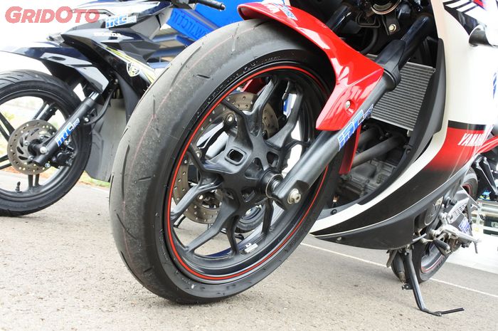 Trik Sederhana Biar Ban Motor Enggak Rusak Saat Tidak Dipakai Lama