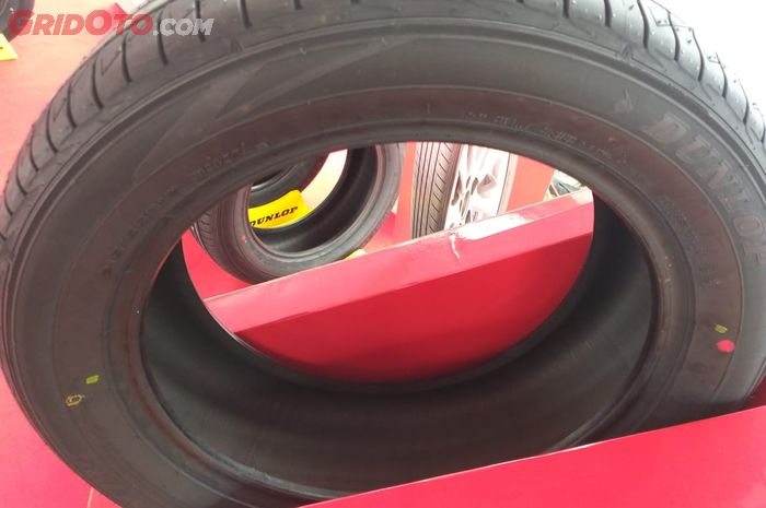 Nggak Penasaran Lagi, Ini Alasan Titik Merah dan Kuning di Ban Mobil Letaknya Berseberangan