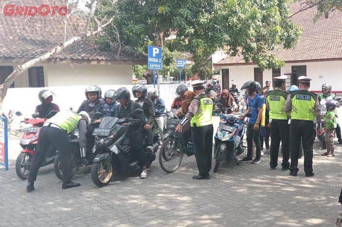 Razia Polisi Besar-besaran Digelar Serentak, Denda Tilang Tertinggi Rp 1 Juta