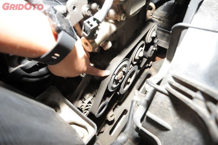 Ini Dampak Fan Belt Slip Terhadap Mesin Mobil, Putus Bisa Bahaya