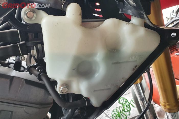 Ini Penyebab Tabung Reservoir Air Radiator Motor Tiba-tiba Jadi Penuh