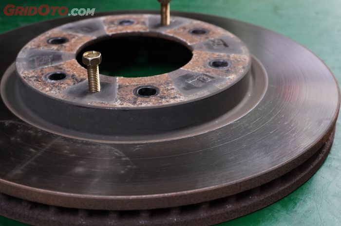 Ternyata Ini Penyebab Rem Cakram Mobil Keriting, Akhirnya Terjawab