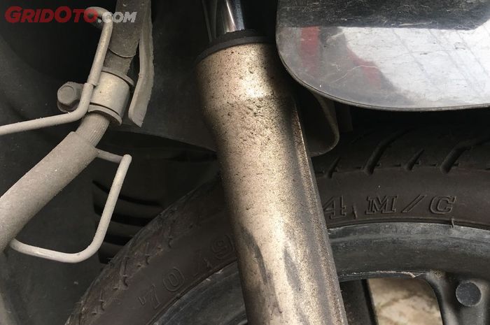 Ini Sebabnya Sokbreker Motor Dibiarkan Bocor Biaya Benerin Makin Bengkak