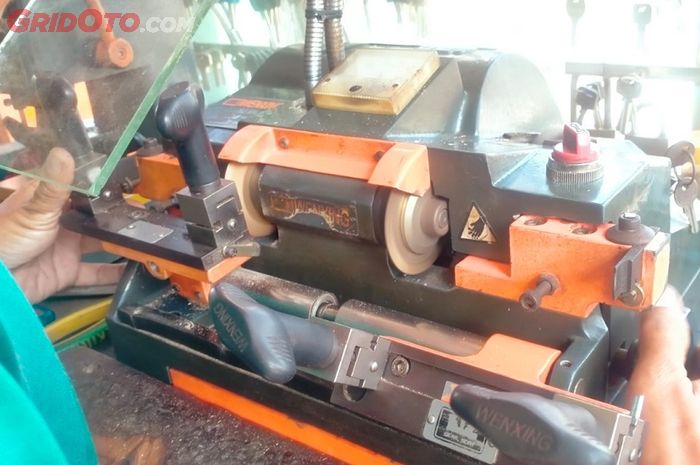 Kunci Motor Hilang Jangan Panik, Biaya Duplikatnya Cuma Segini
