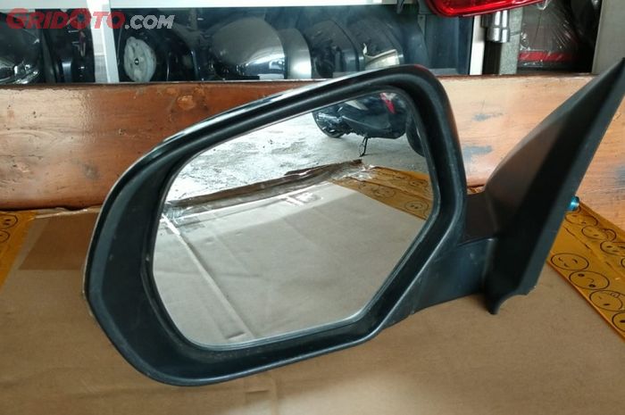 Cuma Gara-gara Ini Harga Spion Kanan Mobil Lebih Mahal Dari Kiri