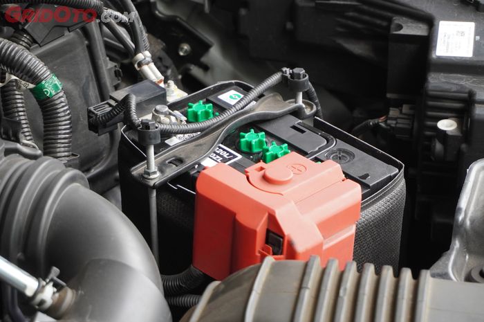 Begini Cara Menyalakan Mobil Yang Mogok Karena Aki Soak Tanpa Jumper Aki