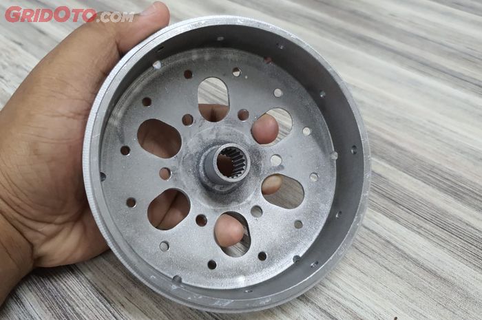 Selain Bikin Enteng, Ini Fungsi Melubangi Mangkok Kampas Ganda Motor Matic