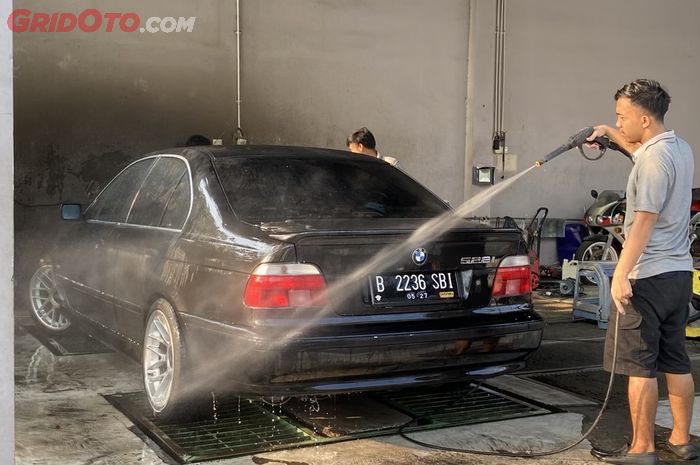 Agar Tidak Jadi Begini, Cuci Mobil Wajib Pakai Cara Yang Benar