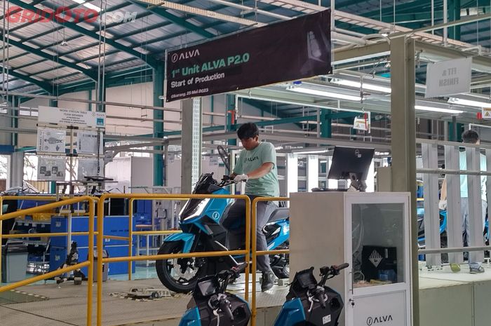 Subsidi Motor Listrik Tak Ada Kejelasan, Produsen Dilanda PHK Besar-besaran