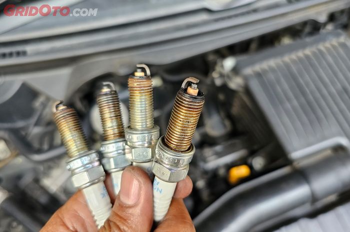 Selain Cepat Mati, Ini Yang Akan Terjadi Bila Mobil Pakai Busi Palsu