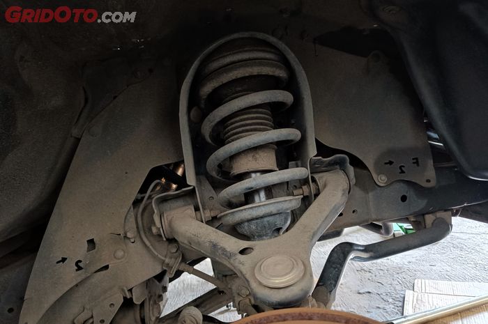Ini Penyebab dan Gejala Yang Muncul Saat Sokbreker Mobil Bekas Rusak