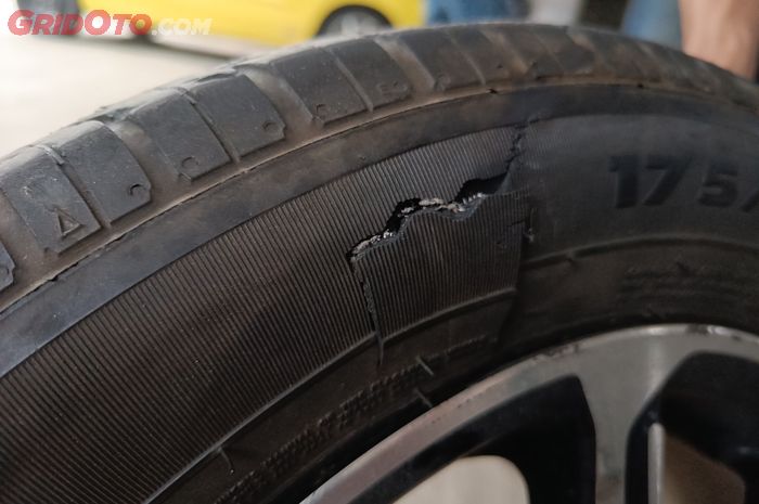 Sedikit yang Tahu, Ini Metode Tambal Dinding Ban Mobil yang Bocor