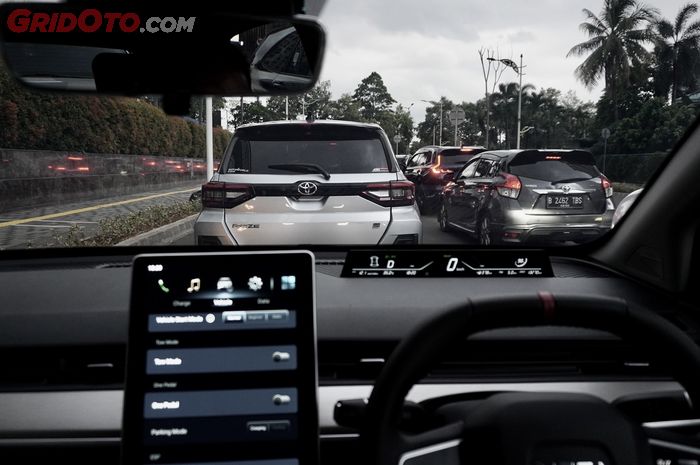 Baru Tahu, Ternyata Ini Penyebab Posisi Setir Mobil Gak Lurus Sempurna