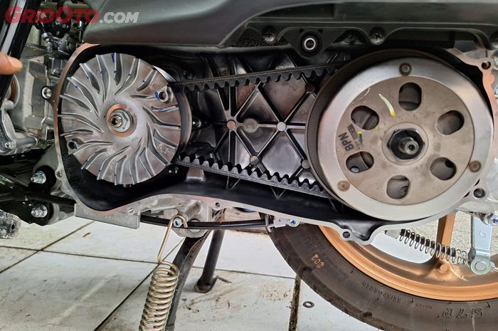 Baru Tahu, Ternyata Bersihkan CVT Motor Matic Pakai Air Sabun Ada Manfaatnya