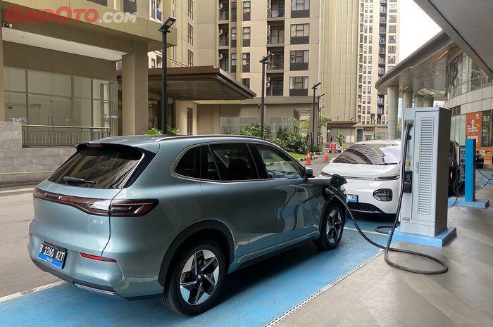 Geely EX5 Jaraknya Sudah Jauh, Tapi Bakal Ada Versi Lebih Jauh Lagi