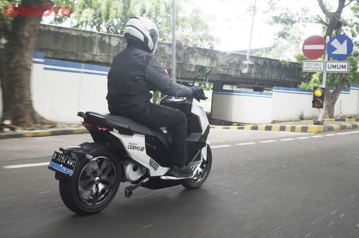 Buktikan Jarak Tempuh Alva Cervo Q Sekali Ngecas, Seberapa Jauh?