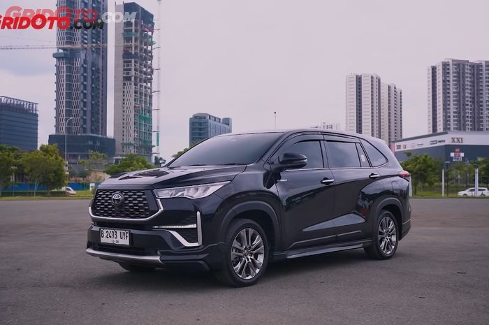 Lebih Laris Toyota Kijang Innova Zenix atau Reborn? Ini Faktanya