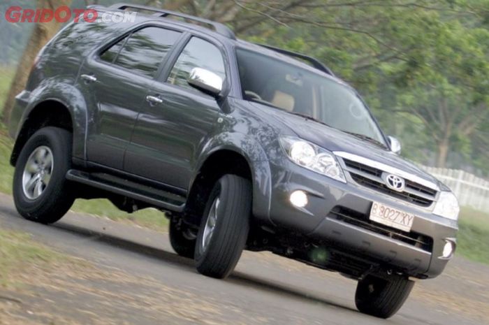 Mau Beli Toyota Fortuner Bensin Tahun 2006, Segini Kisaran Harganya