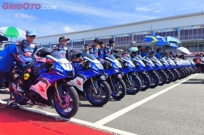 Nyaris 200 Starter Ramaikan Idemitsu Blu Cru Yamaha Sunday Race 2025